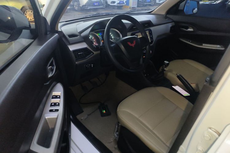 五菱汽车 五菱宏光 2021款 1.5L改款 S舒适型 电动助力LAR中控内饰20