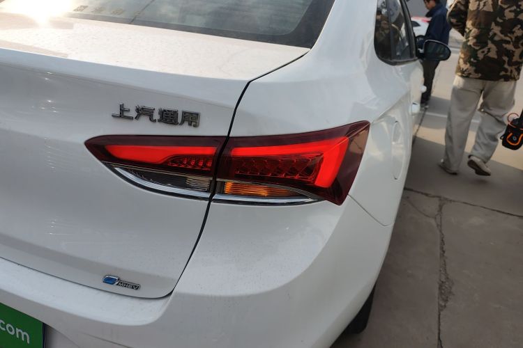 别克 英朗 2021款 改款 1.3T 自动轻混动精英型车身外观9