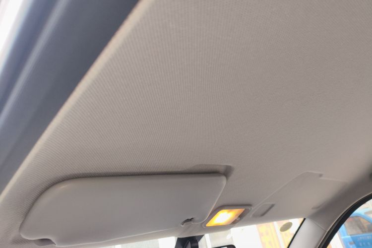 五菱汽车 宏光MINIEV 2022款 轻松款 三元锂中控内饰22