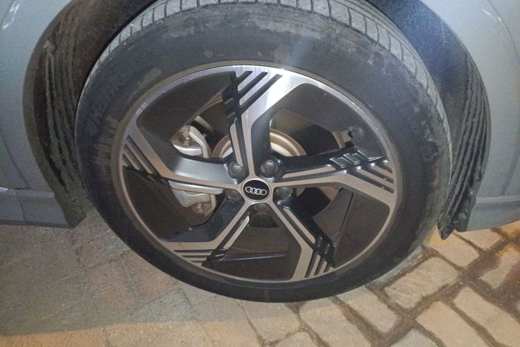 奥迪Q4 e-tron 2022款 50 e-tron quattro 创境版车身外观10