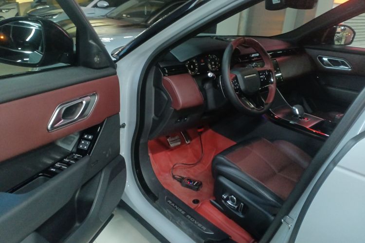 路虎 揽胜星脉 2024款 Dynamic HSE中控内饰20