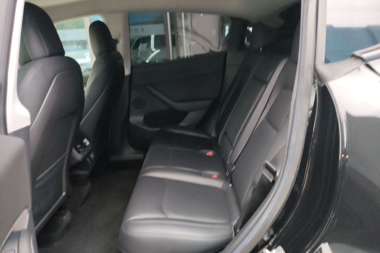 特斯拉 Model Y 2022款 长续航全轮驱动版中控内饰21