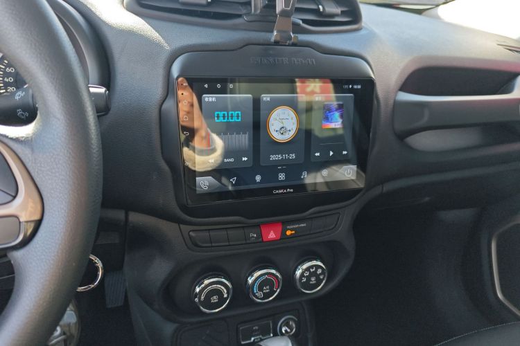 Jeep 自由侠 2016款 1.4T 自动劲能版中控内饰16