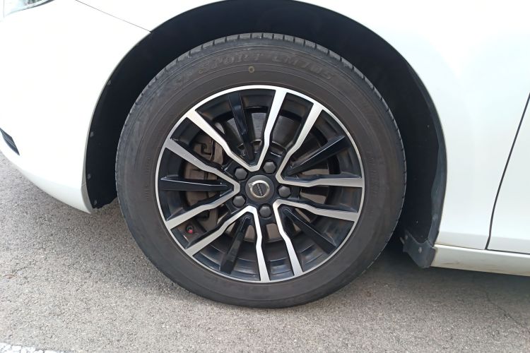 沃尔沃V40 2017款 T3 智逸版车身外观6007