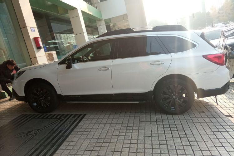 斯巴鲁 傲虎 2020款 改款 2.5i 特装版 EyeSight车身外观6003