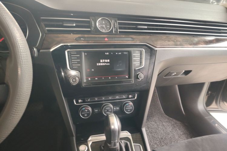 大众 迈腾 2017款 380TSI DSG 豪华型中控内饰16