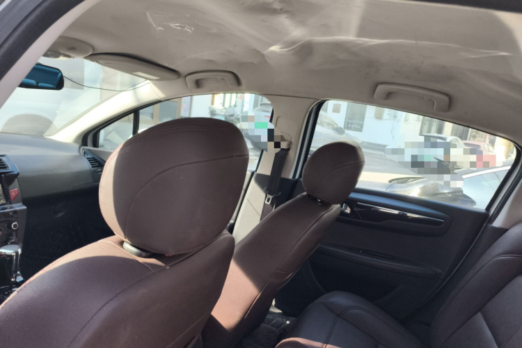 雪铁龙 世嘉 2013款 三厢 2.0L 自动品悦型中控内饰22