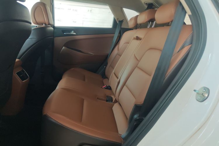 现代 途胜 2015款 1.6T 双离合两驱智能型中控内饰7004