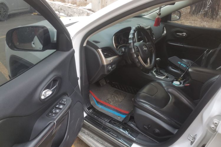 Jeep 自由光 2016款 2.4L 75周年致敬版中控内饰7003