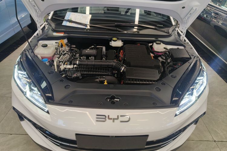 比亚迪 海豹06新能源 2024款 DM-i 80KM豪华型机舱底盘24