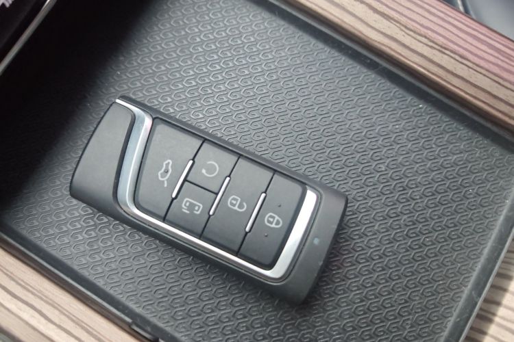 广汽传祺 传祺M8 2020款 390T 尊享版中控内饰11