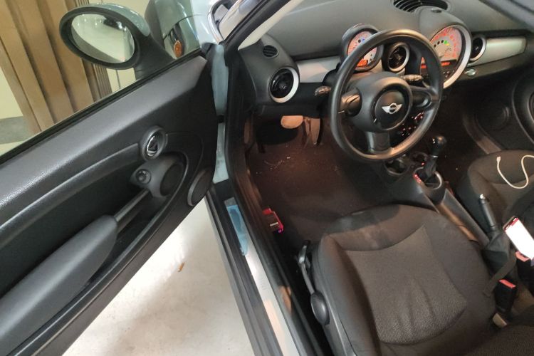 MINI 2011款 1.6L ONE中控内饰20