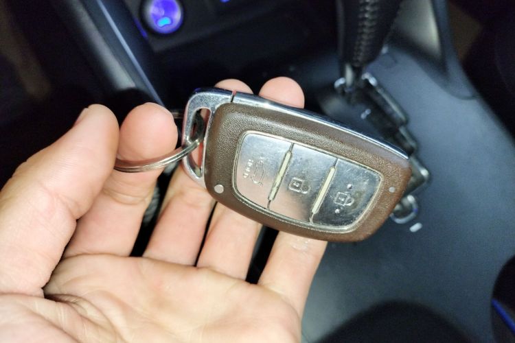 北京现代ix35 2013款 2.0L 自动两驱智能型GLS 国IV中控内饰7001