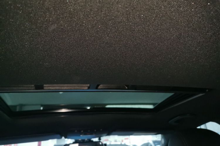 奔驰C级 2018款 C 200 运动版中控内饰22