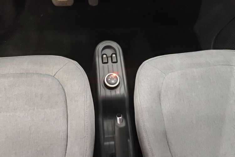 五菱汽车 宏光MINIEV 2021款 马卡龙时尚款 磷酸铁锂中控内饰18