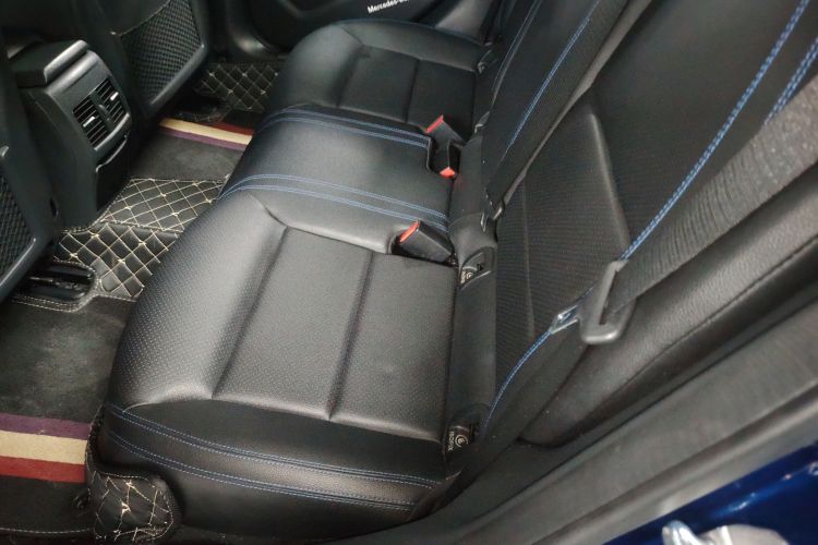 奔驰GLA 2019款 GLA 200 时尚型中控内饰21