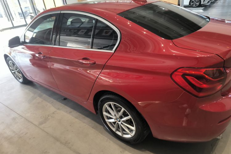 宝马1系 2017款 118i 时尚型车身外观4