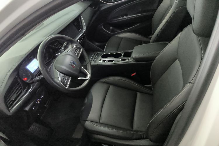 别克 君威 2024款 25T 超享版中控内饰19