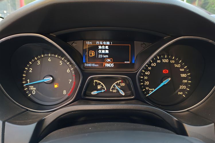 福特 福克斯 2018款 三厢经典 EcoBoost 180 自动精英型中控内饰14