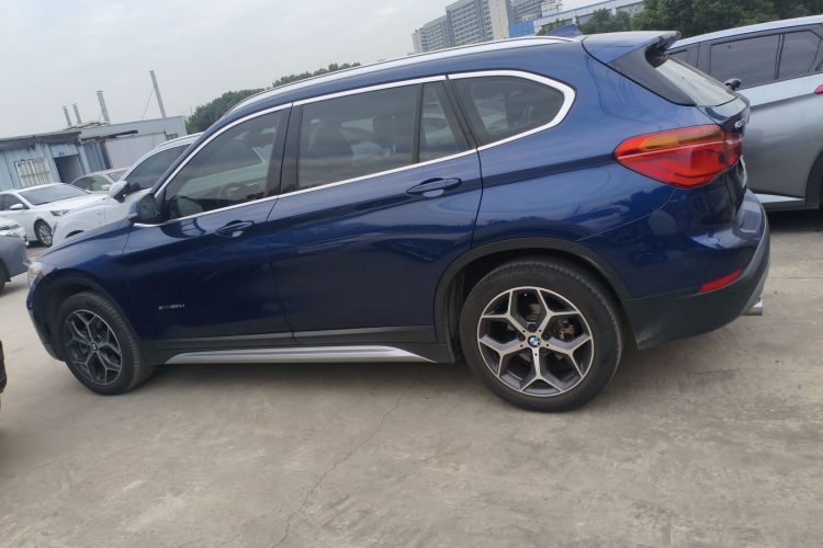 宝马X1 2018款 xDrive20Li 豪华型车身外观4