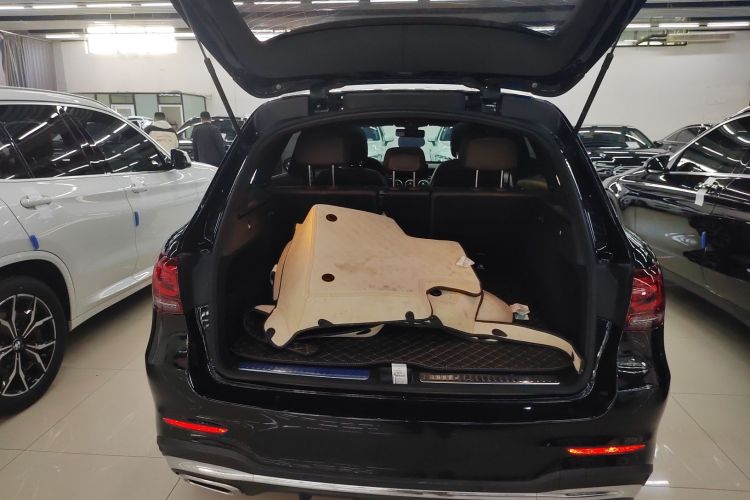 奔驰GLC 2022款 改款二 GLC 260 L 4MATIC 豪华型机舱底盘23