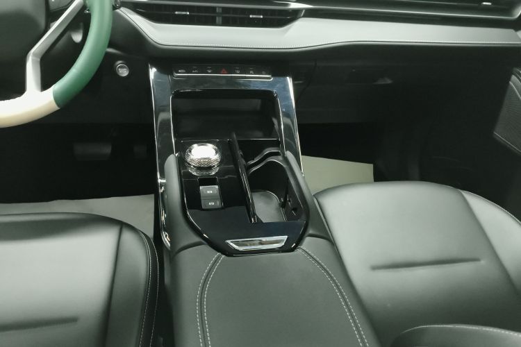 哈弗H6 2022款 第三代 1.5T 自动两驱Max中控内饰18