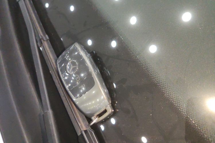 奔驰A级 2024款 改款 A 200 L 时尚型中控内饰11