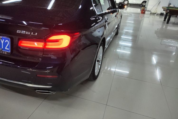 宝马5系 2022款 改款 525Li 豪华套装车身外观6006