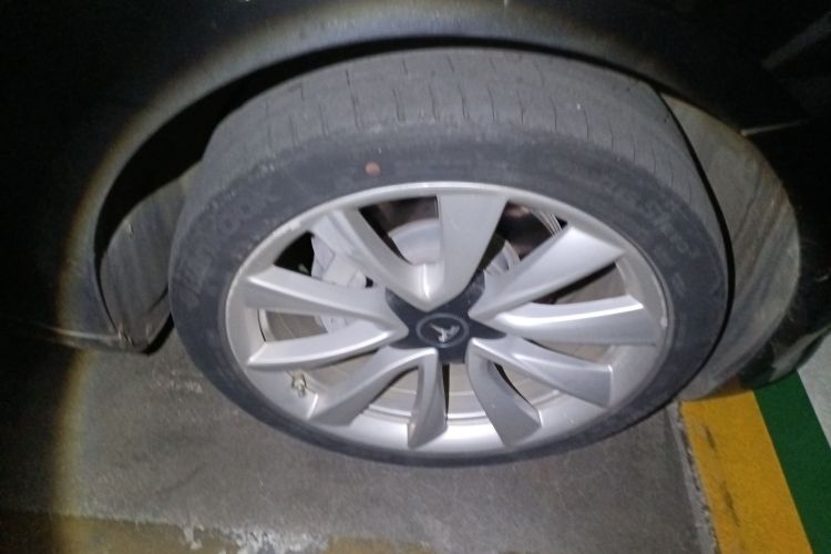 特斯拉 Model 3 2019款 标准续航后驱升级版车身外观10