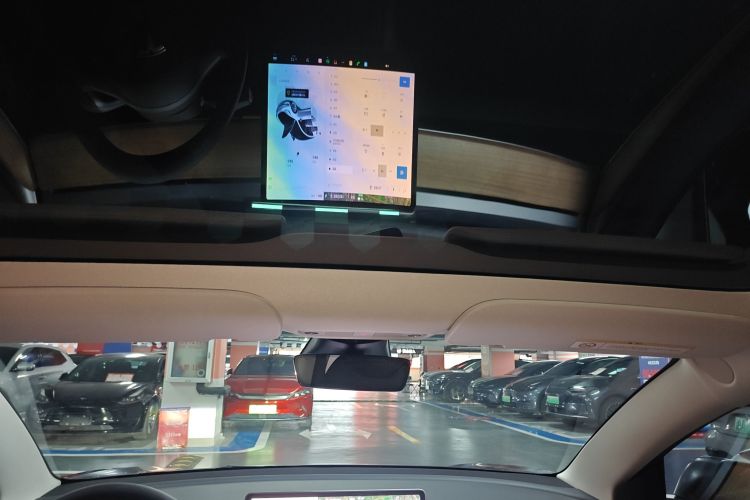 特斯拉 Model 3 2022款 后轮驱动版中控内饰22