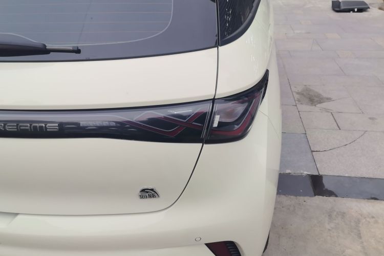 比亚迪 海豚 2023款 420km 时尚版车身外观9