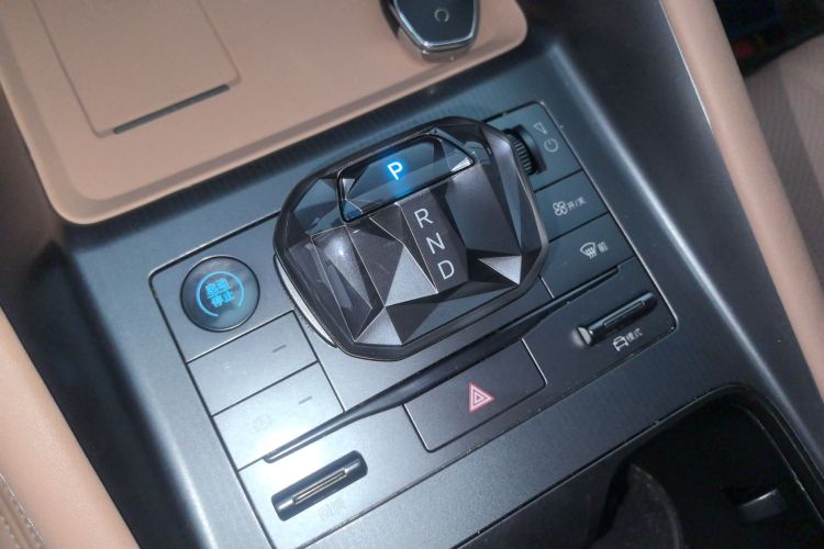 比亚迪 宋L EV 2025款 662km 超越型中控内饰18