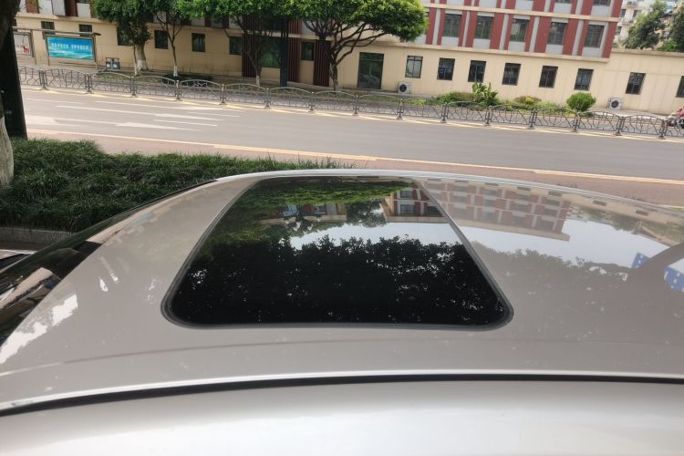 丰田 凯美瑞 2018款 2.0G 豪华版车身外观57