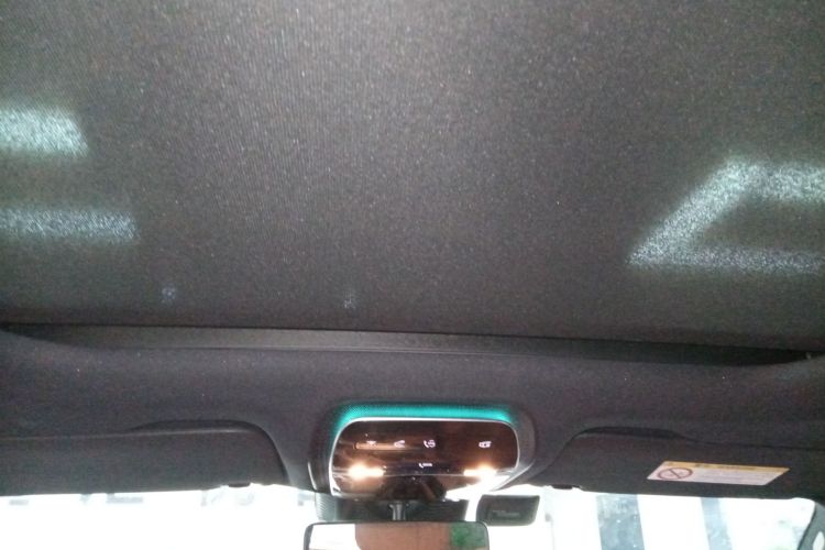 奔驰GLC 2023款 改款 GLC 260 L 4MATIC 豪华型 5座局部细节22