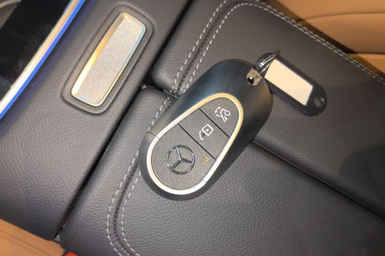 奔驰E级 2025款 E 260 L中控内饰11