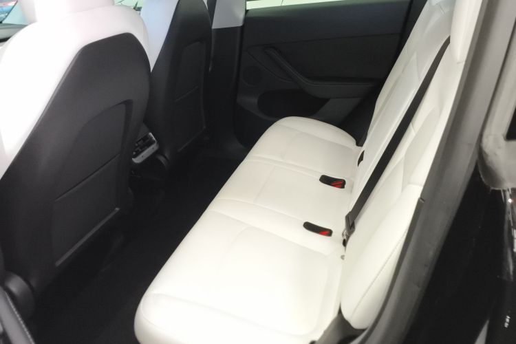特斯拉 Model Y 2022款 改款 长续航全轮驱动版中控内饰21