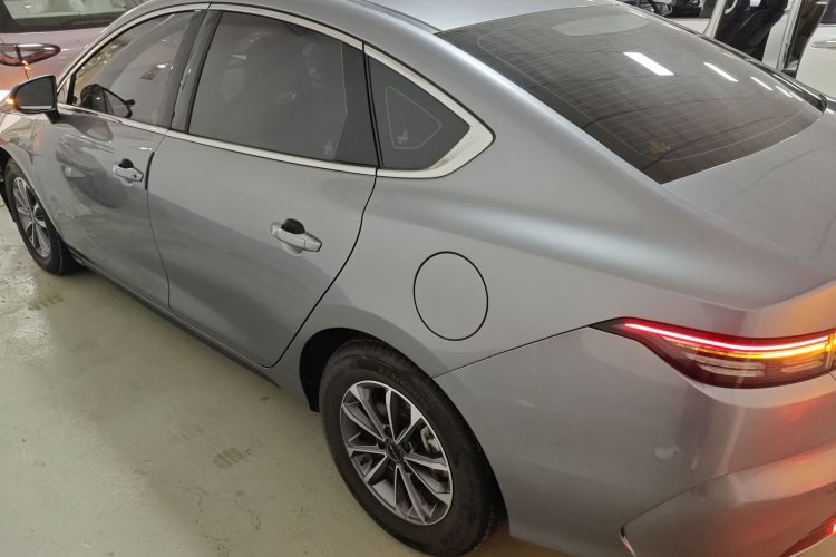 比亚迪 驱逐舰05 2023款 冠军版 DM-i 55KM 豪华型车身外观4