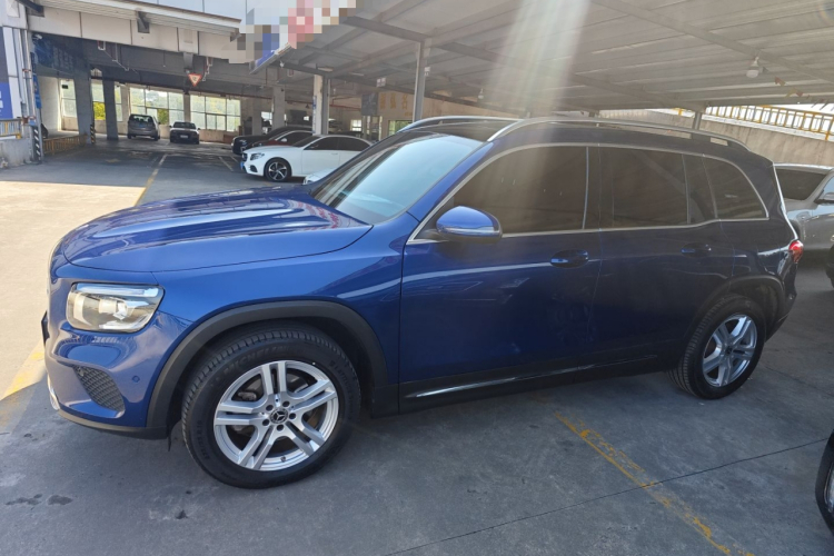 奔驰GLB 2022款 改款二 GLB 200 时尚型车身外观4