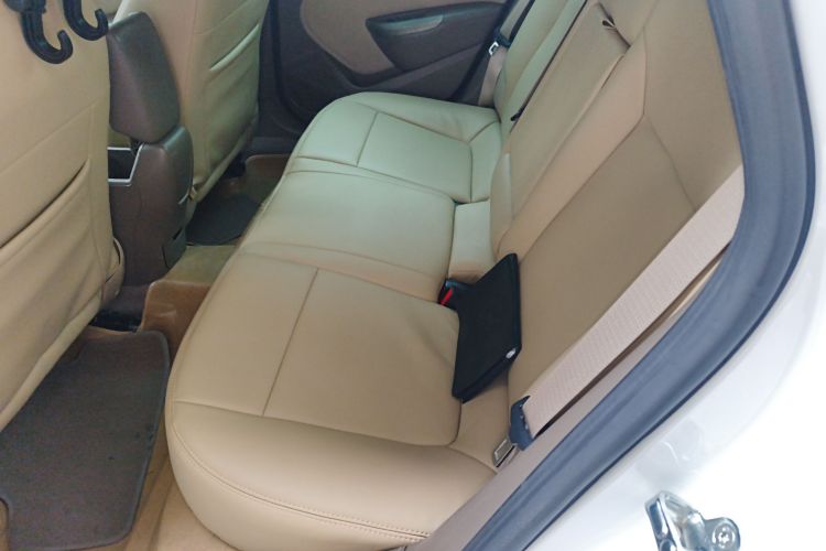 别克 英朗 2013款 GT 1.6L 自动时尚版中控内饰21