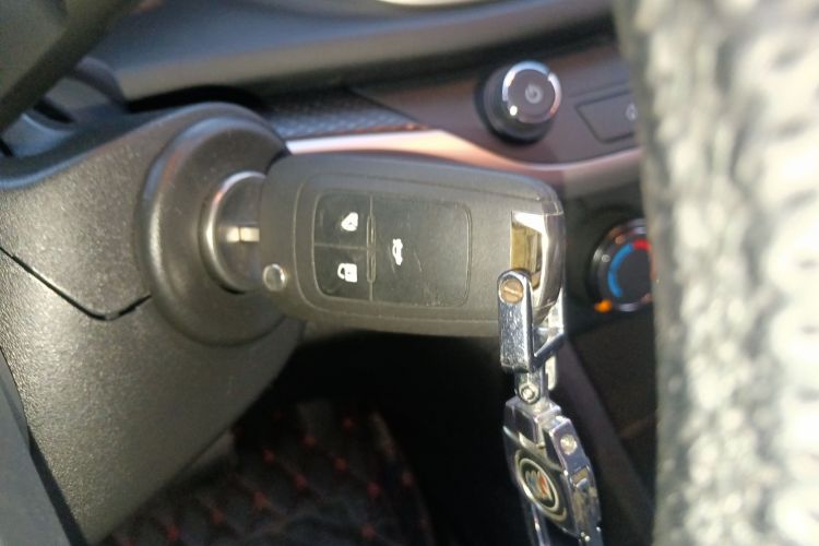 别克 英朗 2021款 改款 典范 1.5L 自动精英型中控内饰7001