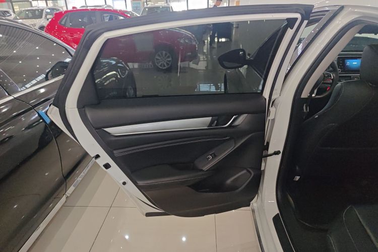 本田 英仕派 2019款 260TURBO 精致版 国VI中控内饰7008