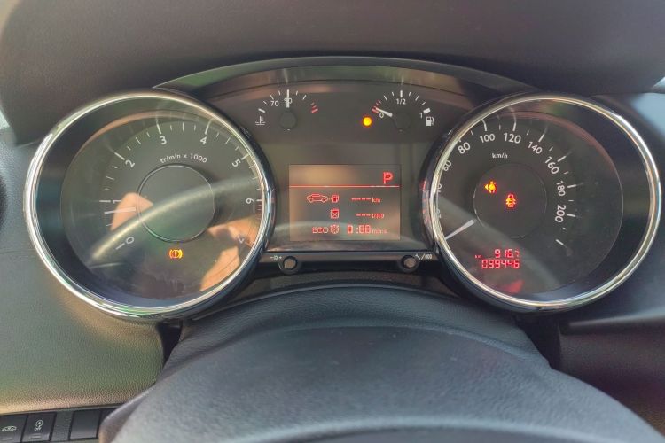 标致3008 2016款 1.6THP 自动经典版中控内饰14