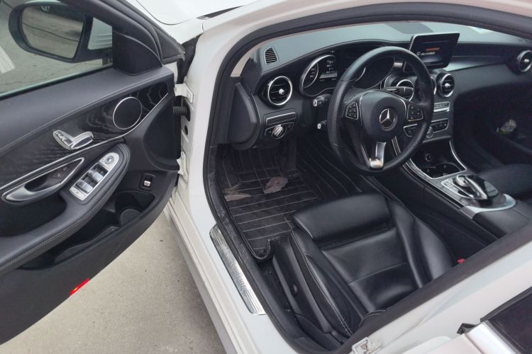 奔驰C级 2015款 C 180 L 运动型中控内饰7003