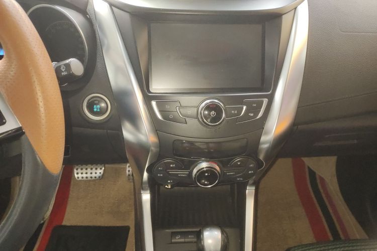 比亚迪 元 2016款 1.5TID 自动旗舰型局部细节16