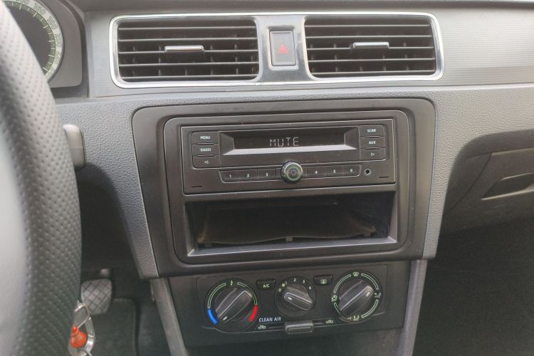 斯柯达 昕锐 2018款 1.4L 手动标准版中控内饰16