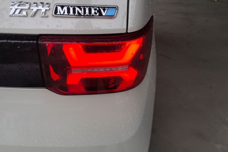 五菱汽车 宏光MINIEV 2022款 GAMEBOY 200km 玩咖款 磷酸铁锂车身外观9
