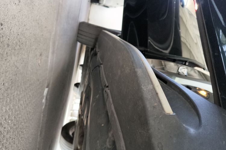 奔驰GLE 2020款 改款 GLE 350 4MATIC 时尚型局部细节9001