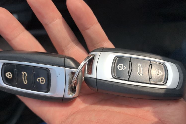 吉利汽车 帝豪 2018款 1.5L 手动向上互联版中控内饰11