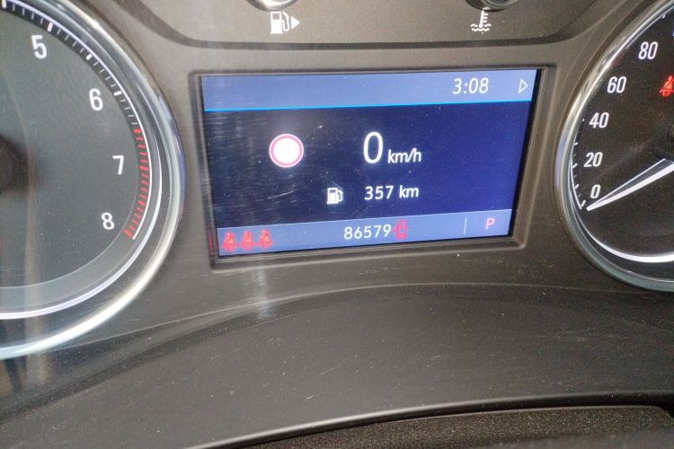 别克 君越 2021款 652T 豪华型中控内饰15