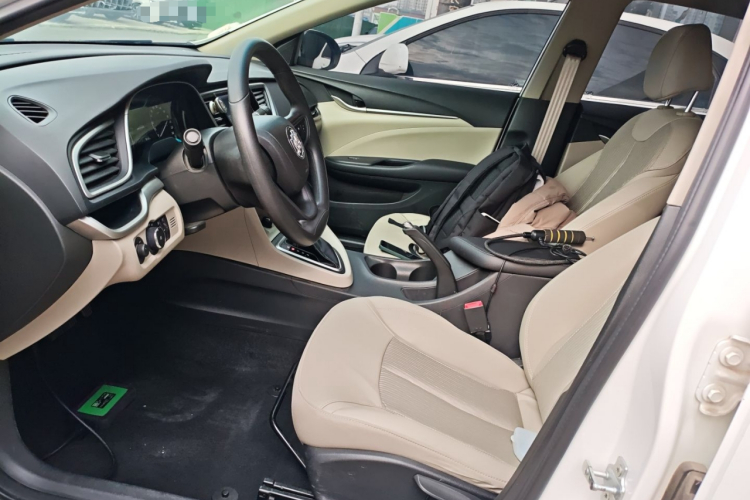 别克 英朗 2016款 15N 自动精英型中控内饰19